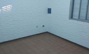 LOTE CON MEJORAS DE 10 X28.8 MTS UBICADA A POCAS CUADRAS DE AVENIDA JUAN MANUEL DE ROSAS.