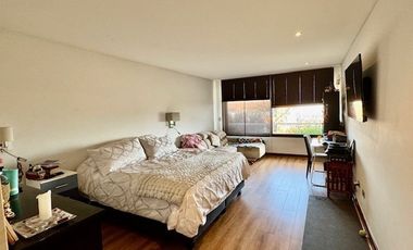 Amplio departamento en venta de 5 dorm. en Vitacura,