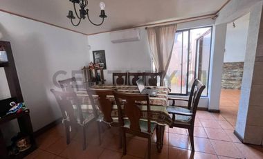 CASA DE DOS PISOS SECTOR HÉROES DE LA CONCEPCIÓN