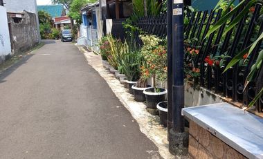 JUAL CEPAT RUMAH LOKASI STRATEGIS TERJANGKAU ULUJAMI JAKARTA SELATAN 2.7m (NEGO)