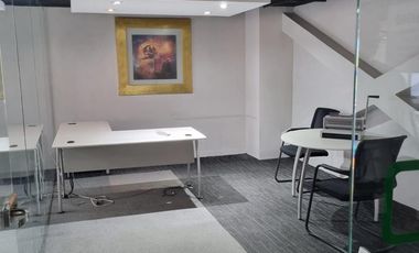 EXCELENTES OFICINAS EN UN EDIFICIO CON SEGURIDAD Y RECEPCIÓN EN PLANTA BAJA 581.00M2