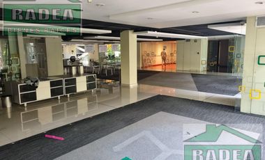EXCELENTES OFICINAS EN UN EDIFICIO CON SEGURIDAD Y RECEPCIÓN EN PLANTA BAJA 581.00M2