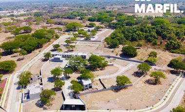Terrenos en Venta en Coto Privado con Alberca y Terraza Zona Norte de Colima