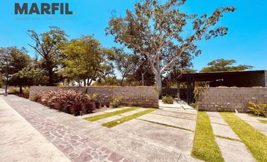 Terrenos en Venta en Coto Privado con Alberca y Terraza Zona Norte de Colima