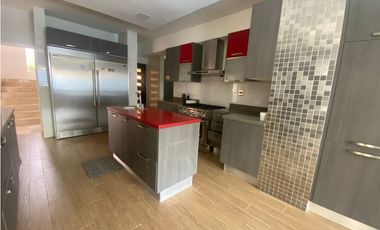 ALQUILO CASA CON PISCINA  LB EN PALMERAS DEL ESTE COSTA DEL ESTE