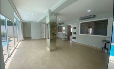 ALQUILO CASA CON PISCINA  LB EN PALMERAS DEL ESTE COSTA DEL ESTE