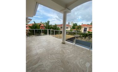 ALQUILO CASA CON PISCINA  LB EN PALMERAS DEL ESTE COSTA DEL ESTE