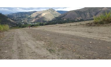 amplio terreno industrial en venta en chaullabamba machangara