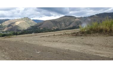 amplio terreno industrial en venta en chaullabamba machangara