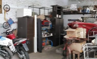 Casa Fondo en venta en Isidro Casanova