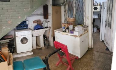 Casa Fondo en venta en Isidro Casanova