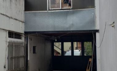Casa Fondo en venta en Isidro Casanova