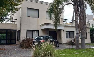 Casa en venta en Francisco Alvarez