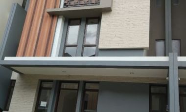 Disewakan Rumah Regent Town BSD City Lokasi strategis Dekat Mall Aeon, ICE, lingkungan Aman Dan Nyaman