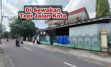 Rumah Tepi jalan Dikontrakan Jogja Kota