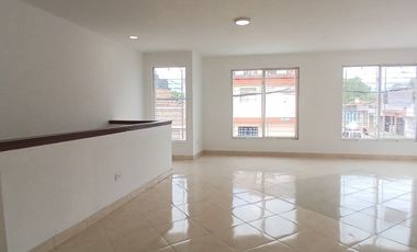 casa en arriendo en bretaña. Cod A123337