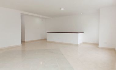 casa en arriendo en bretaña. Cod A123337