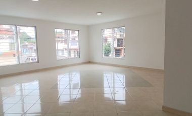casa en arriendo en bretaña. Cod A123337