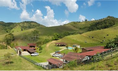 Finca ganadera lechera en Vijes - Vereda Cachimbal  - Valle del Cauca