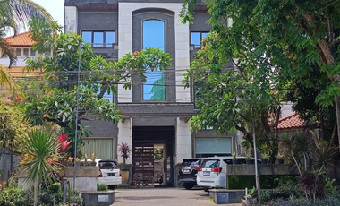 GEDUNG RUKAN COK AGUNG TRESNA DAN DEWI MADRI RENON DENPASAR, BALI