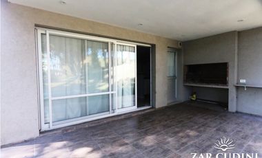 VENTA CASA 4 AMBIENTES PINAMAR