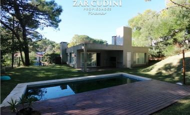 VENTA CASA 4 AMBIENTES PINAMAR