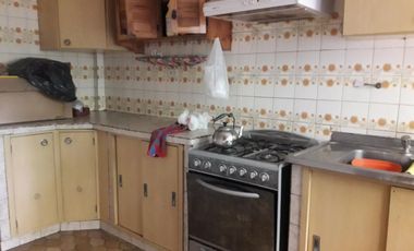 VENTA DE CASA 6 AMBIENTES MÁS LOCAL COMERCIAL - TODOS LOS DESTINOS - 320 M2 - MONTE GRANDE APTO A CREDITO