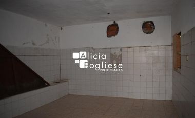 Local con Vivienda Sobre Avenida 3