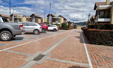 casa en venta en chalets de cajicá. Cod V10