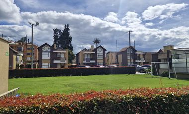 casa en venta en chalets de cajicá. Cod V10