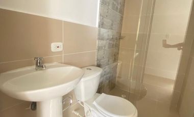apartamento en arriendo/venta en prados del este. Cod V1513