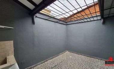 casa-local en arriendo en florida nueva. Cod A6212