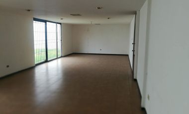 Rento para Oficinas casa grande en  Col. Huexotitla, Puebla