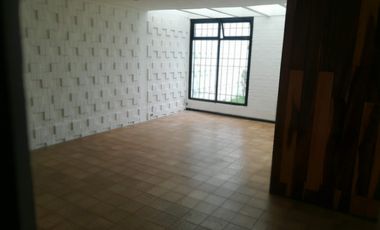 Rento para Oficinas casa grande en  Col. Huexotitla, Puebla