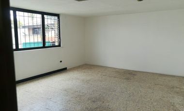 Rento para Oficinas casa grande en  Col. Huexotitla, Puebla