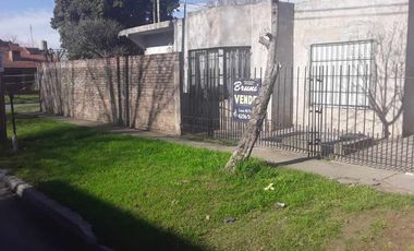 Casa en venta en Ezpeleta Oeste