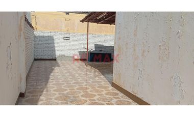 Se Vende Casa De Dos Pisos En Urbanización Idelfonso Coloma Sullana En Pasaje Muy Cerca A Calle José De Lama