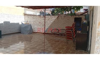 Se Vende Casa De Dos Pisos En Urbanización Idelfonso Coloma Sullana En Pasaje Muy Cerca A Calle José De Lama