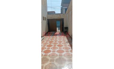 Se Vende Casa De Dos Pisos En Urbanización Idelfonso Coloma Sullana En Pasaje Muy Cerca A Calle José De Lama