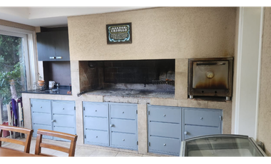 VENDO CHALET DE CATEGORIA PREMIUM EN BARRIO DALVIAN MENDOZA