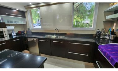 VENDO CHALET DE CATEGORIA PREMIUM EN BARRIO DALVIAN MENDOZA