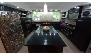 VENDO CHALET DE CATEGORIA PREMIUM EN BARRIO DALVIAN MENDOZA