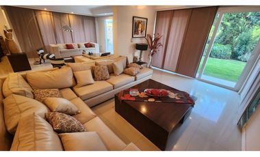 VENDO CHALET DE CATEGORIA PREMIUM EN BARRIO DALVIAN MENDOZA