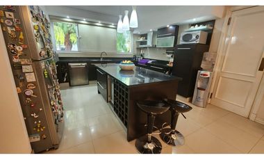 VENDO CHALET DE CATEGORIA PREMIUM EN BARRIO DALVIAN MENDOZA