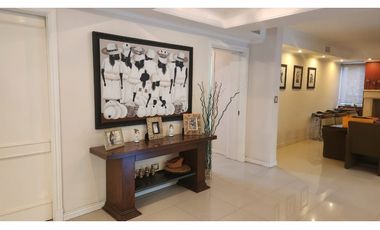 VENDO CHALET DE CATEGORIA PREMIUM EN BARRIO DALVIAN MENDOZA