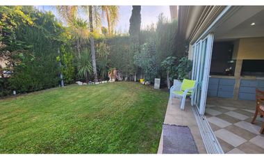 VENDO CHALET DE CATEGORIA PREMIUM EN BARRIO DALVIAN MENDOZA