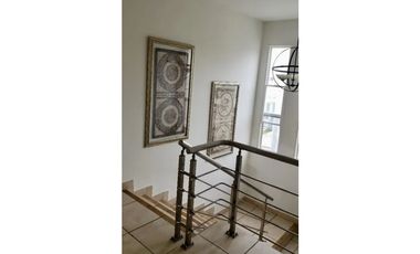 SE VENDE CASA EN PASEO DEL NORTE PH ALPES $225,000 AM