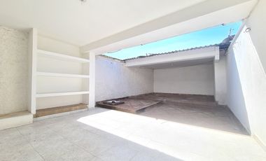 COD. 556 - SE VENDE CASA - BARRIO: BOSTON