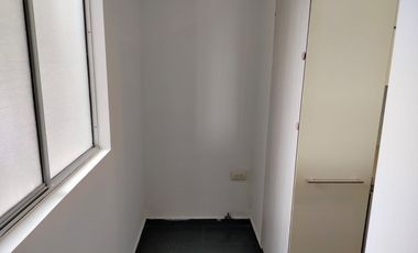 apartamento en arriendo en loma del esmeraldal. Cod A9155533