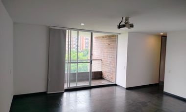 apartamento en arriendo en loma del esmeraldal. Cod A9155533